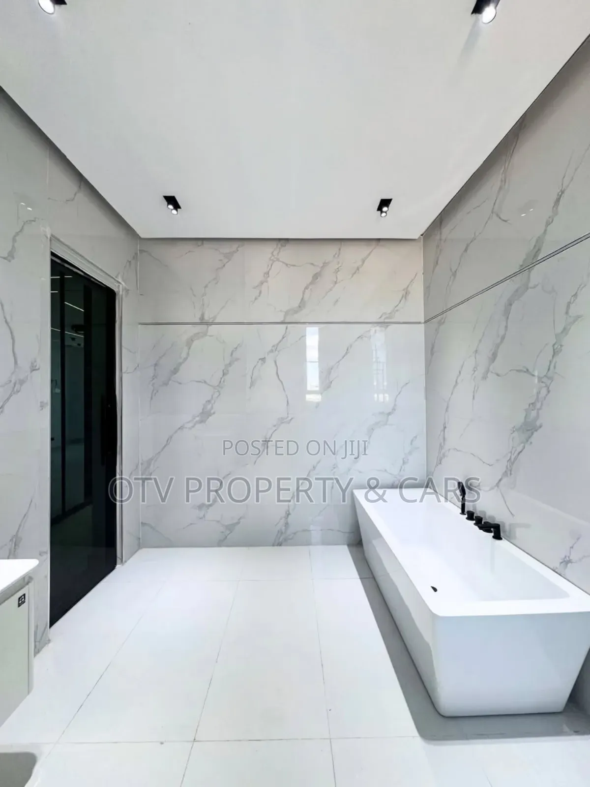 5bdrm Duplex in Lekki Phase 1 for sale in Lekki Phase 1