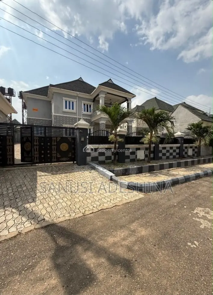 5bdrm Duplex in Life Camp,Fct Abuja for sale in Life Camp