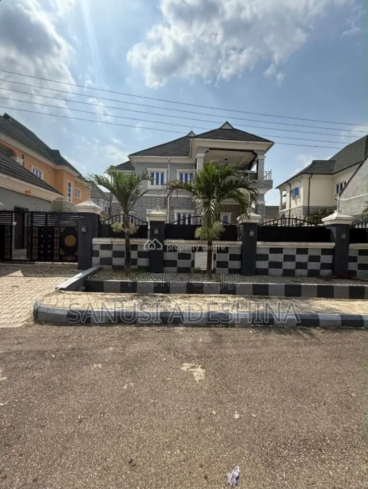 5bdrm Duplex in Life Camp,Fct Abuja for sale in Life Camp