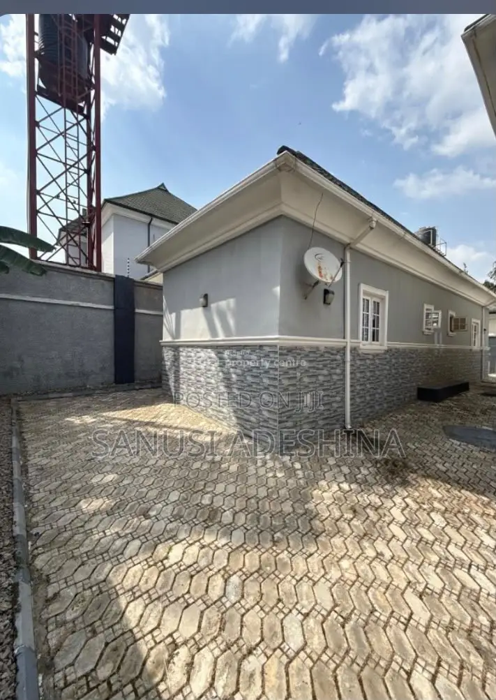 5bdrm Duplex in Life Camp,Fct Abuja for sale in Life Camp
