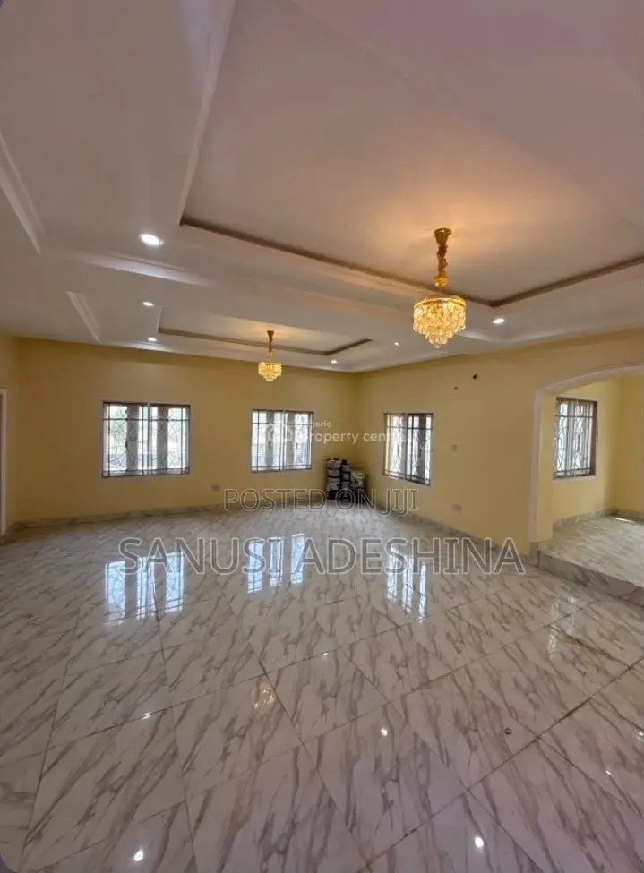 5bdrm Duplex in Life Camp,Fct Abuja for sale in Life Camp