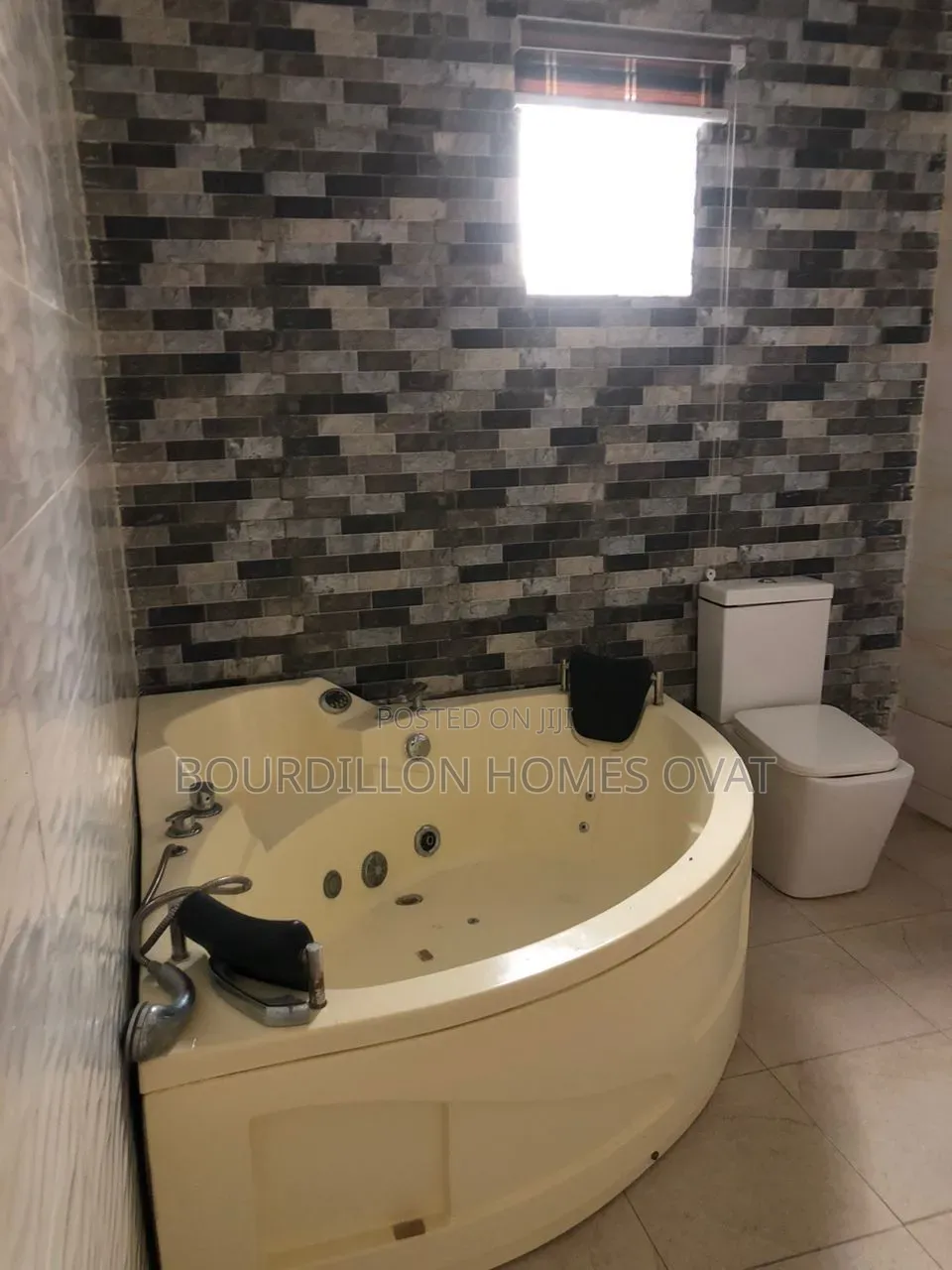 4bdrm Duplex in County Lekki Lagos for rent in Lekki Expressway