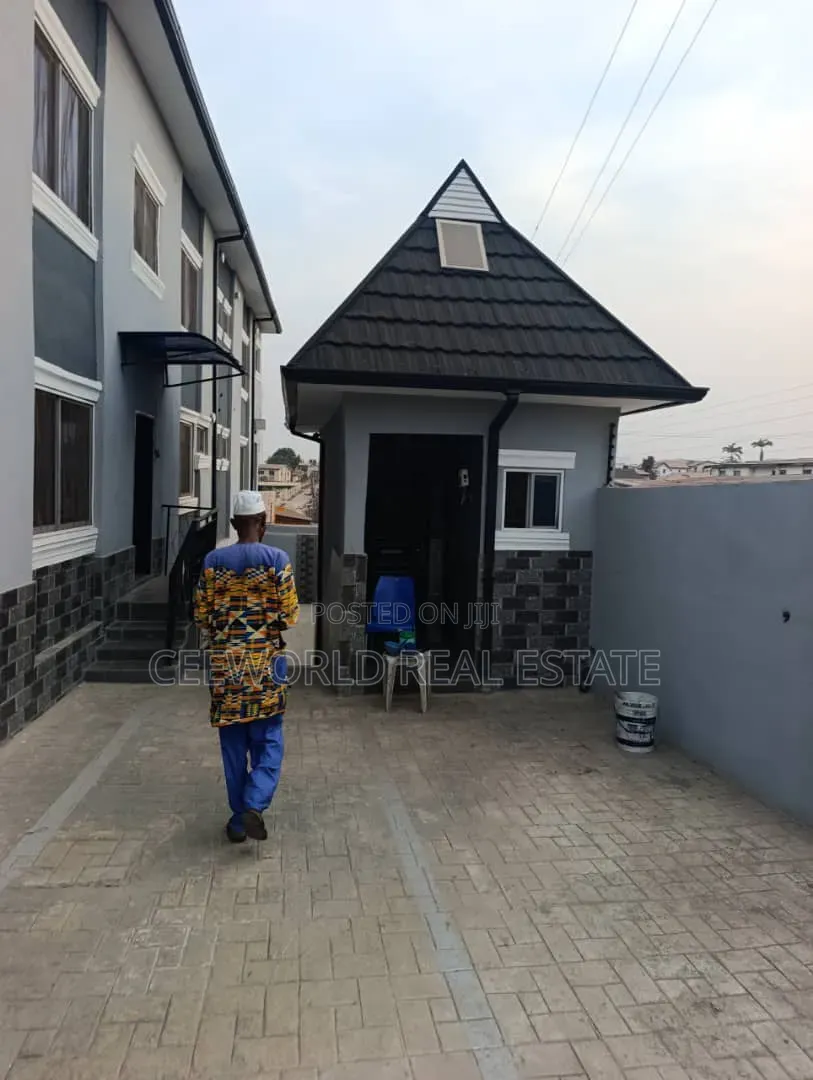 3bdrm Apartment in Felele Challenge for rent in CHallenge / Ibadan