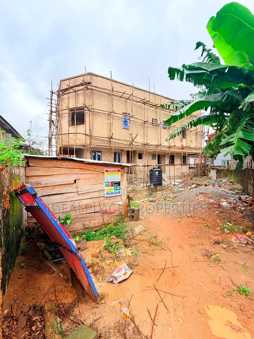 3bdrm Duplex in Surulere for sale in Surulere