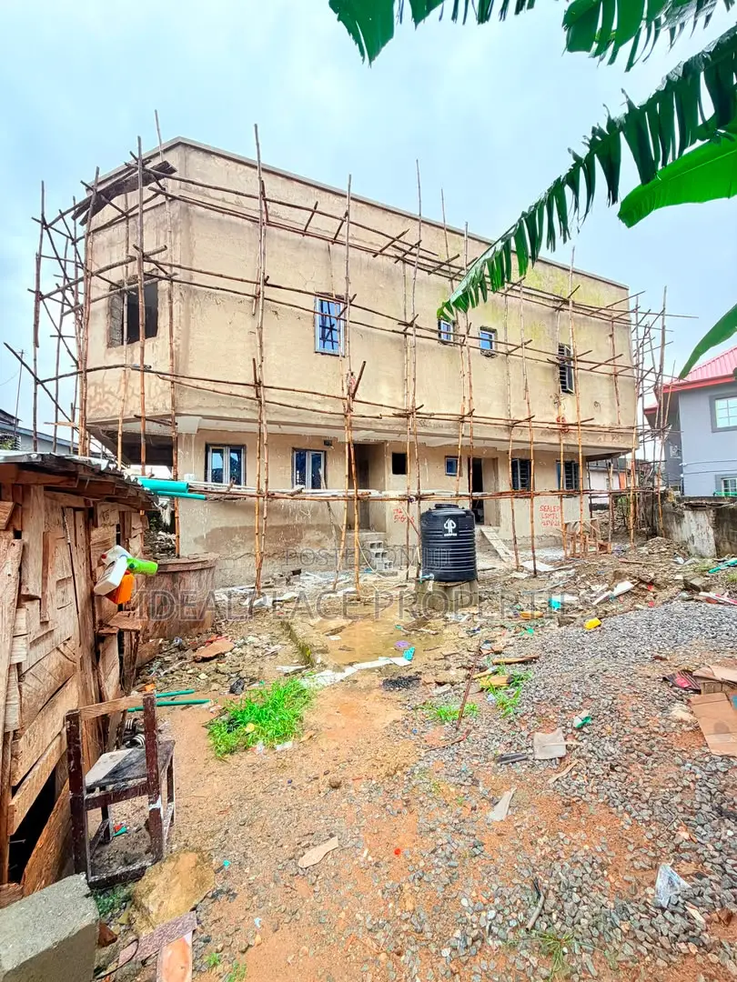 3bdrm Duplex in Surulere for sale in Surulere