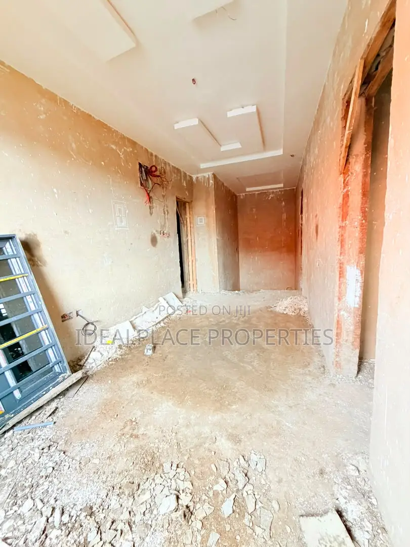 3bdrm Duplex in Surulere for sale in Surulere