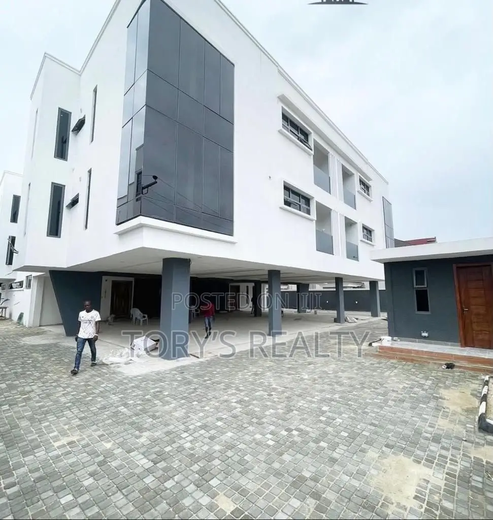 Furnished 3bdrm Apartment in Lekki Phase 1 for sale in Lekki Phase 1