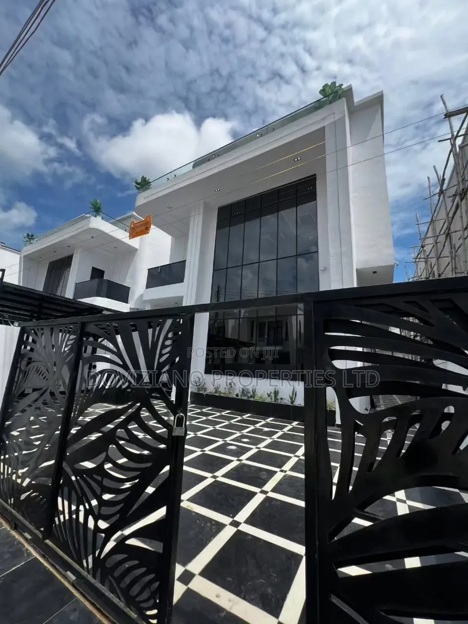 5bdrm Duplex in Off Lekki-Epe Expressway for sale in Off Lekki-Epe Expressway