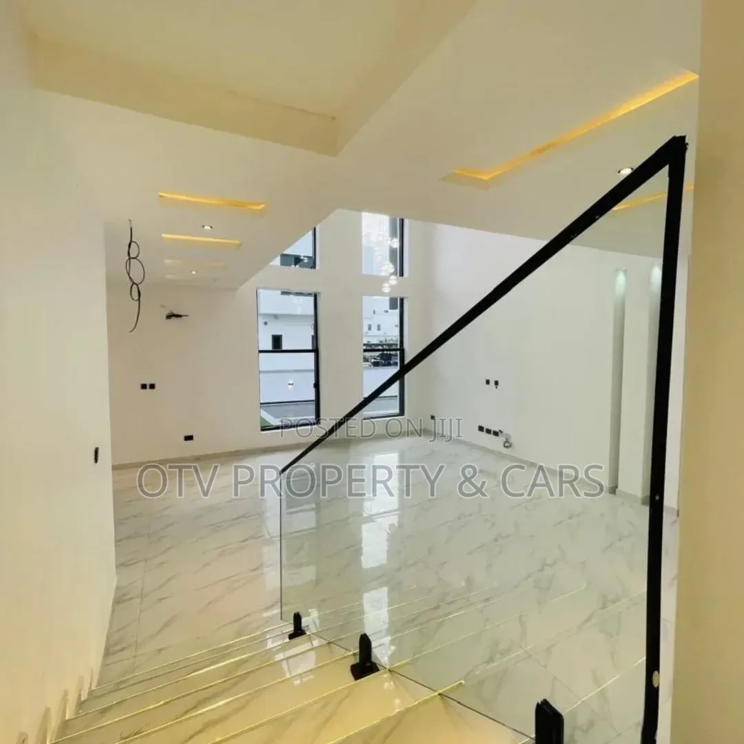 5bdrm Duplex in Ikate for sale in Ikate