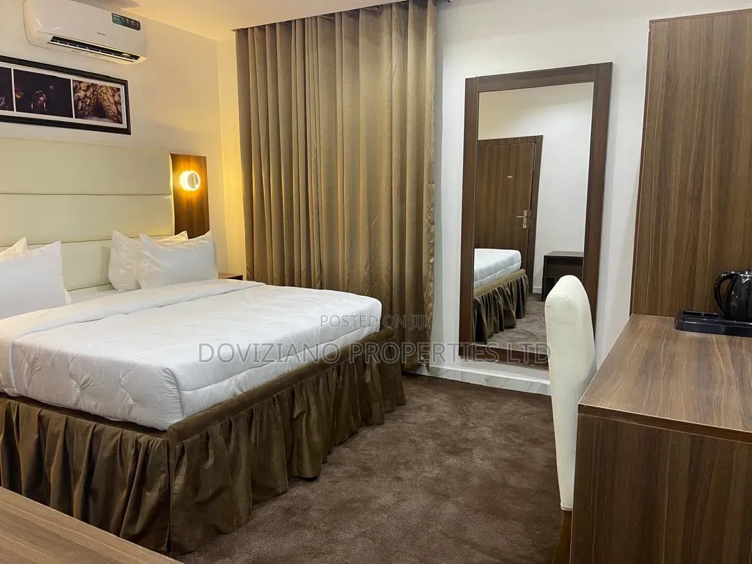 Well Built 13 Furmished Rooms Hotel and House in Ogombo