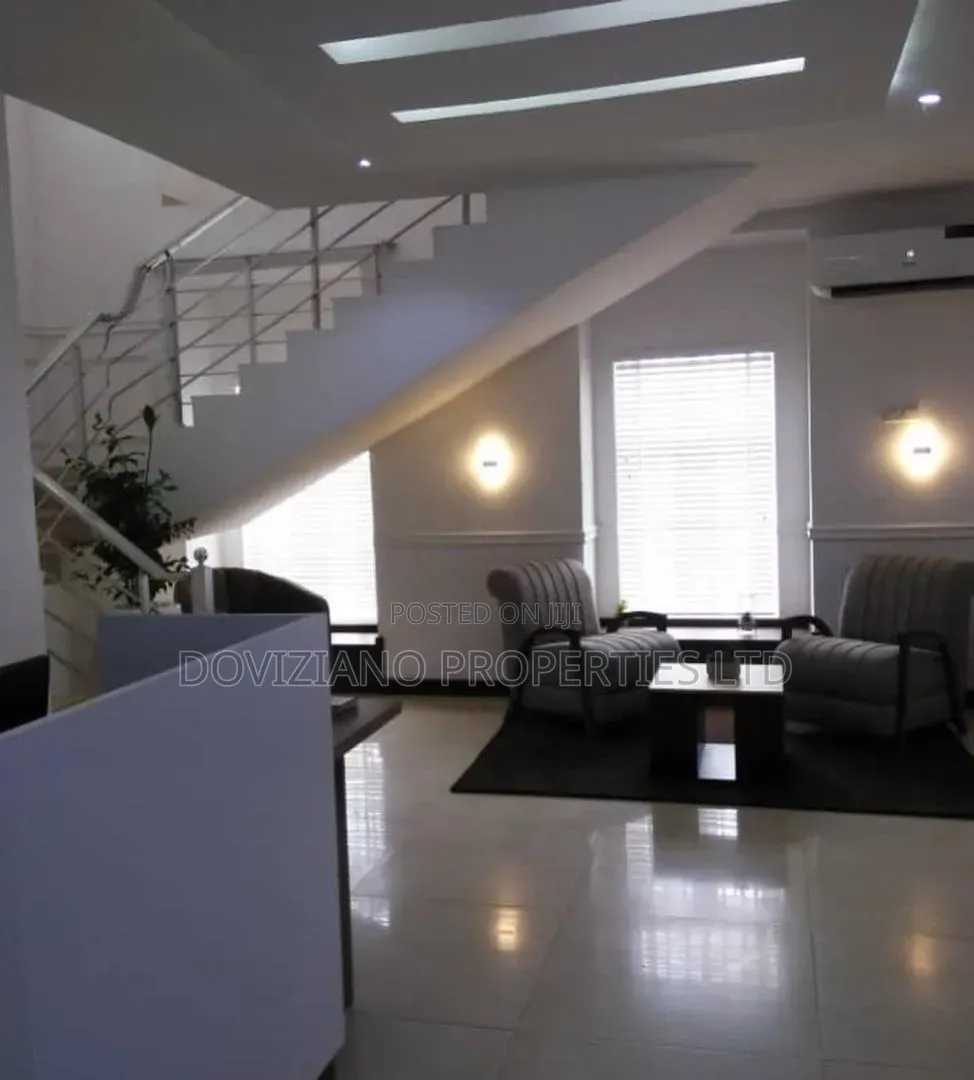 Well Built 13 Furmished Rooms Hotel and House in Ogombo