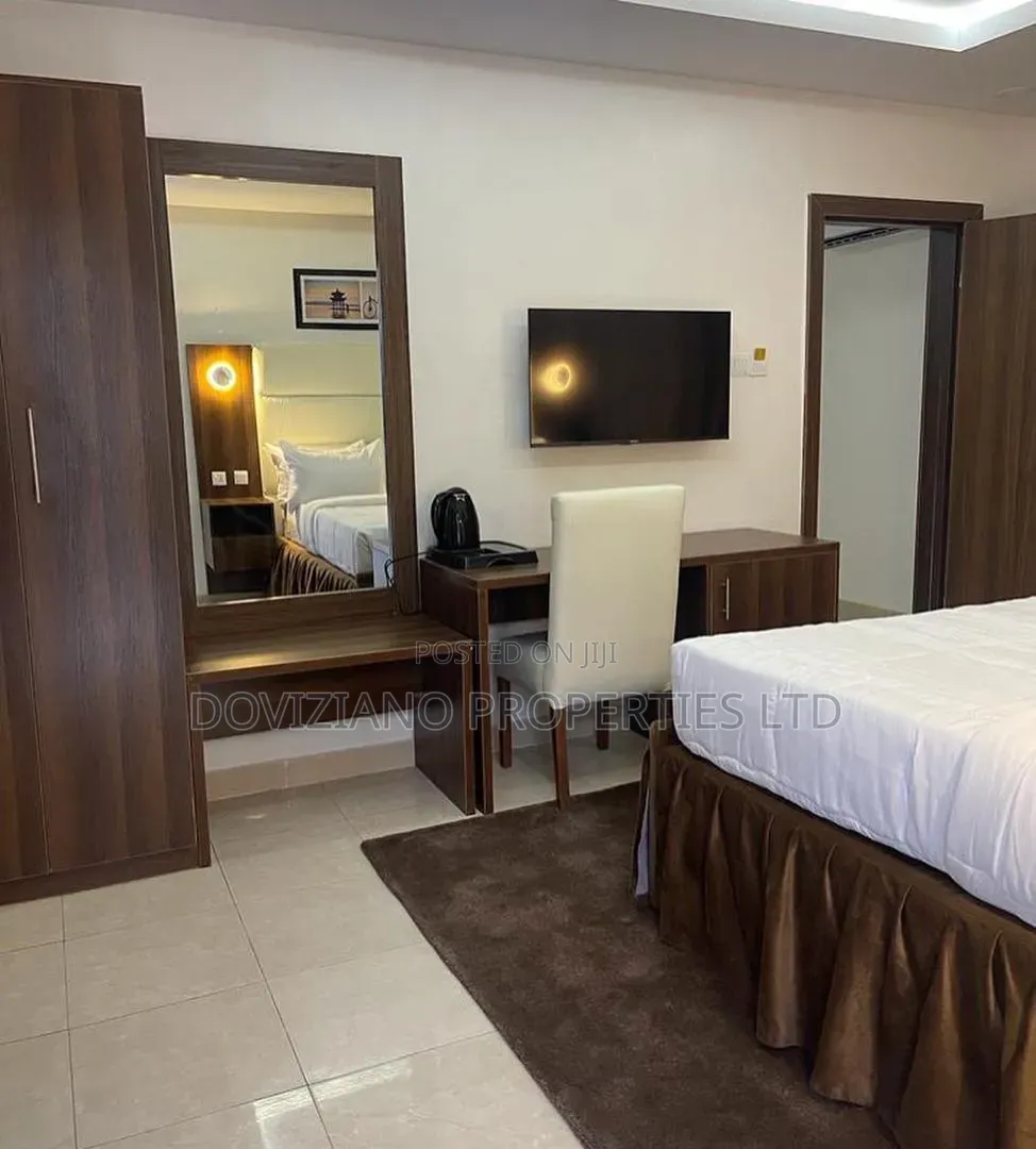 Well Built 13 Furmished Rooms Hotel and House in Ogombo