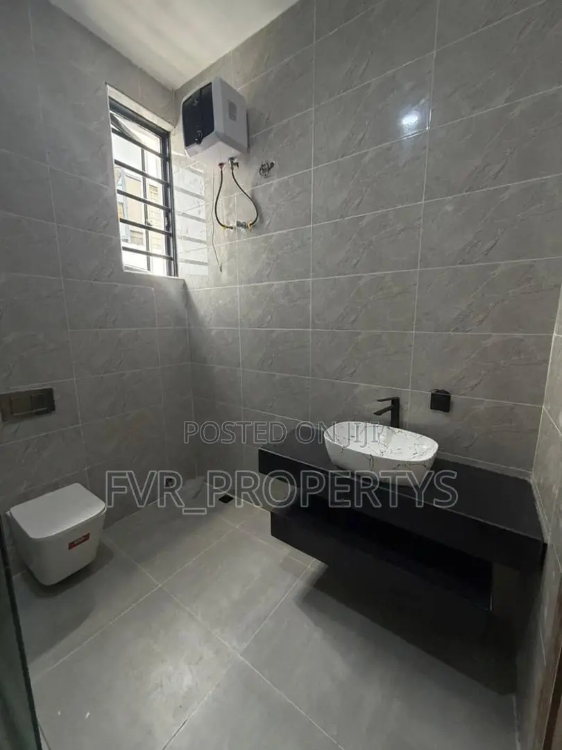 4bdrm Duplex in Ikota Gra for sale in Ikota