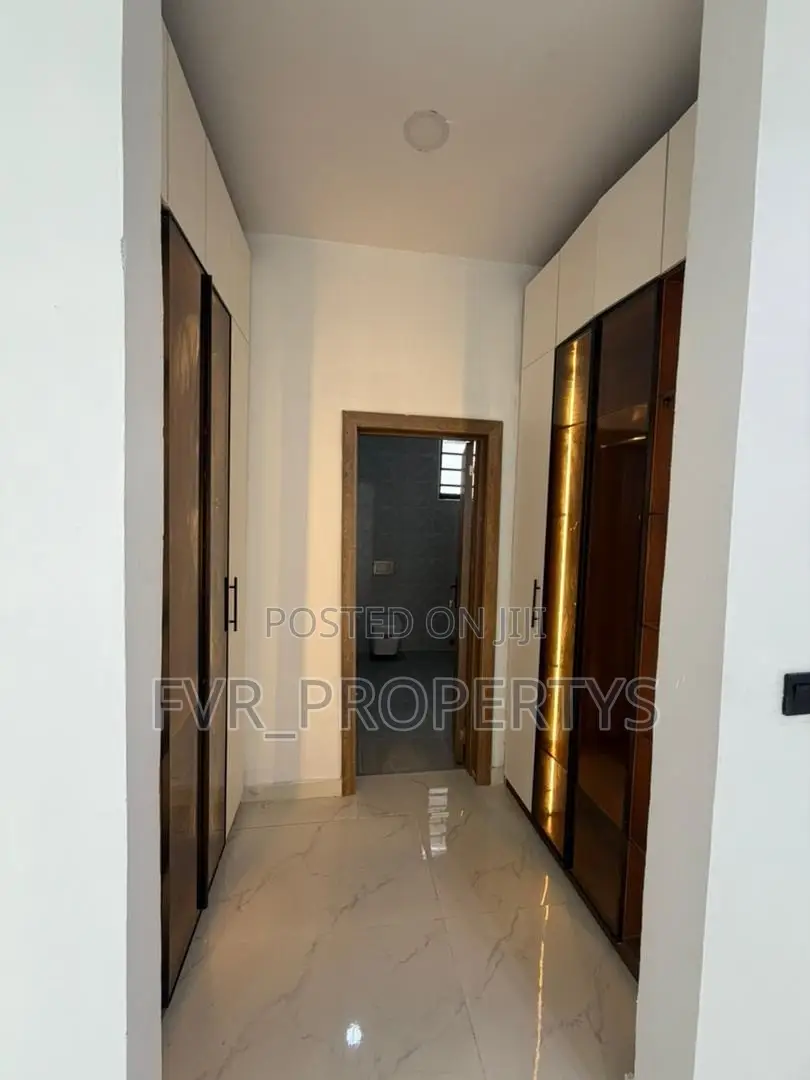 4bdrm Duplex in Ikota Gra for sale in Ikota