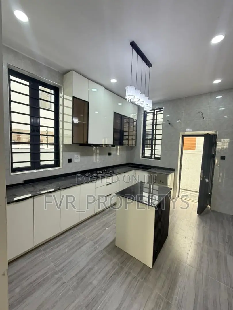 4bdrm Duplex in Ikota Gra for sale in Ikota