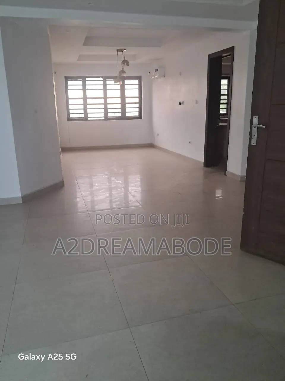 3bdrm Apartment in Ikeja Gra for rent in Ikeja GRA