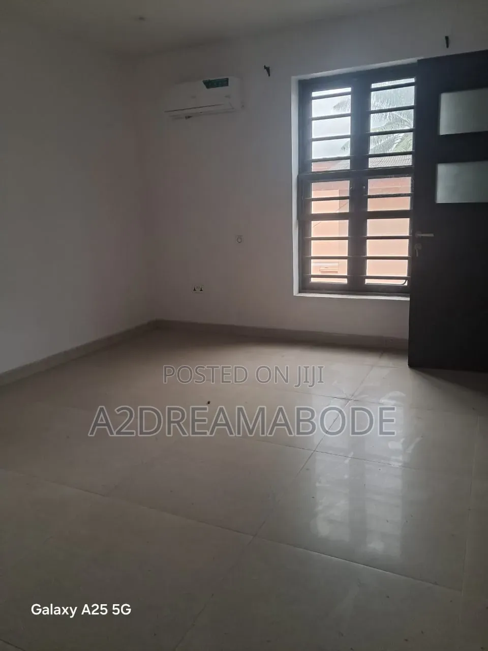 3bdrm Apartment in Ikeja Gra for rent in Ikeja GRA
