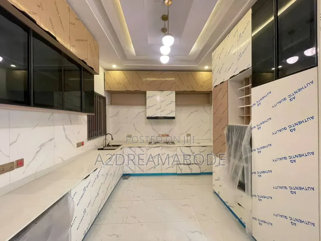 3bdrm Apartment in Ikeja Gra for rent in Ikeja GRA