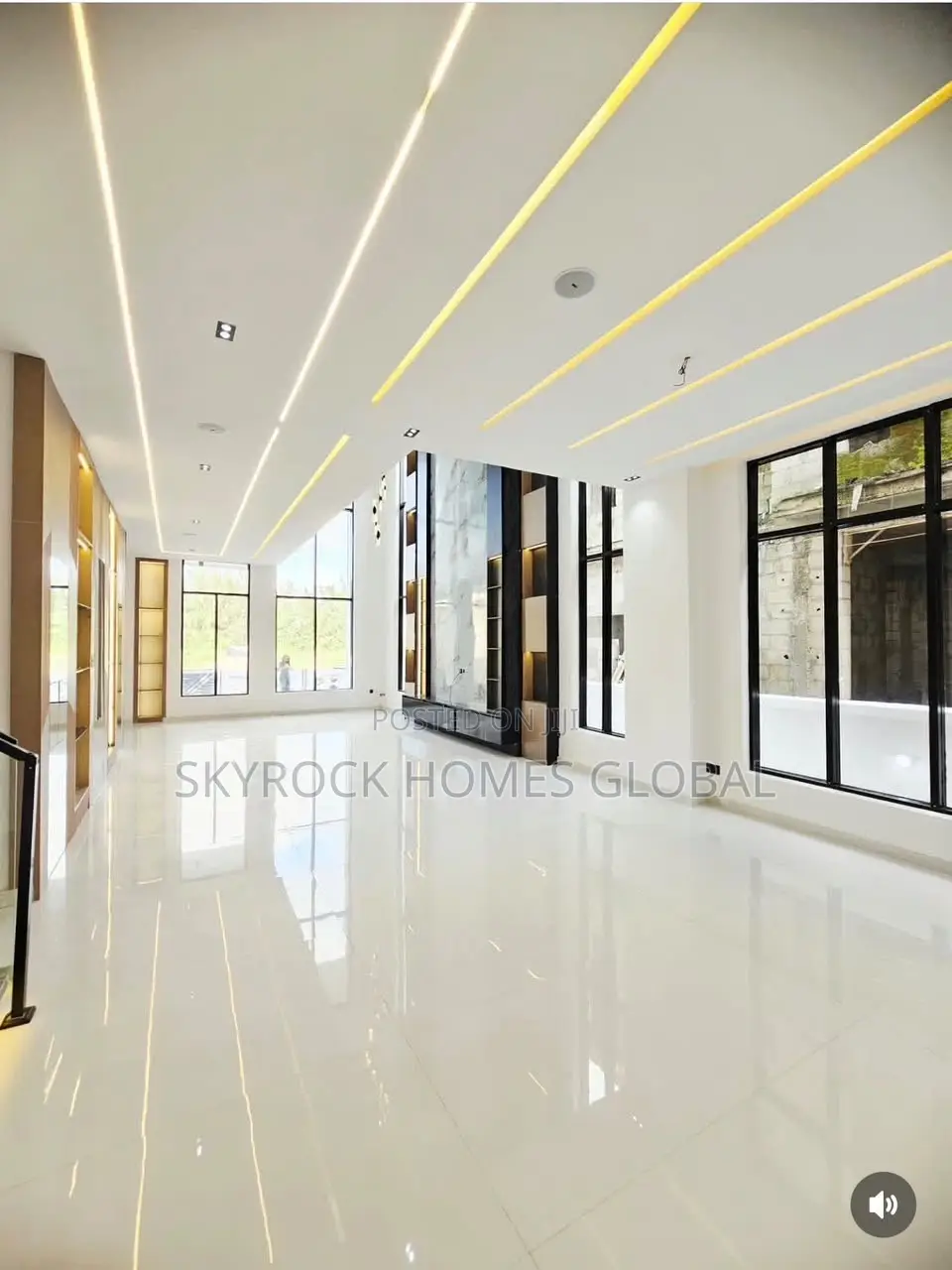 5bdrm Duplex in Ikota for sale in Ikota