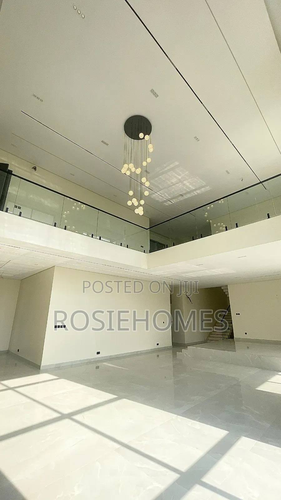 5bdrm Duplex in Chevron for sale in Chevron