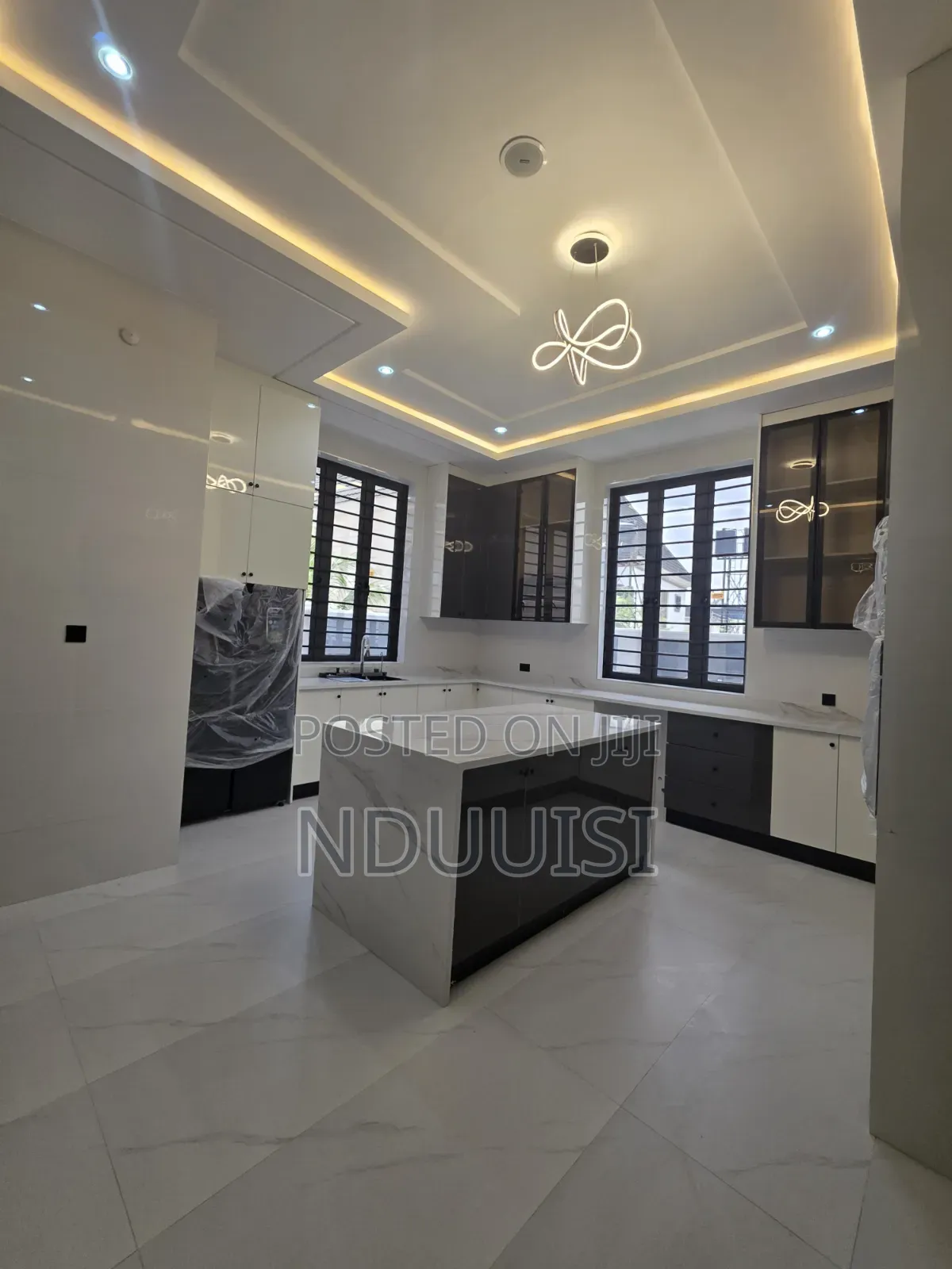 5bdrm Duplex in Apo Resettlement for sale in Apo Resettlement
