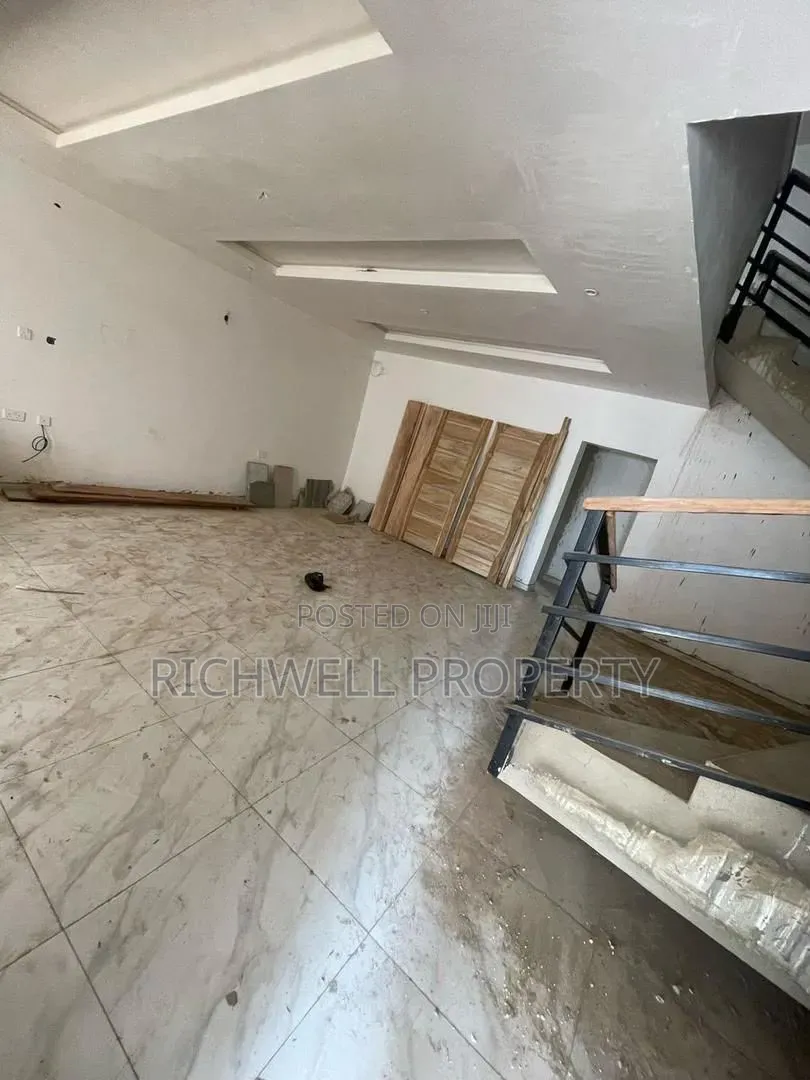 6bdrm Duplex in Alaubosa, Alalubosa for rent in Alalubosa