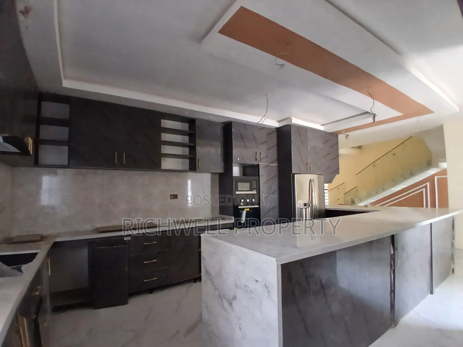 5bdrm Duplex in Ajila Estate, Elebu, for sale in Akala Express