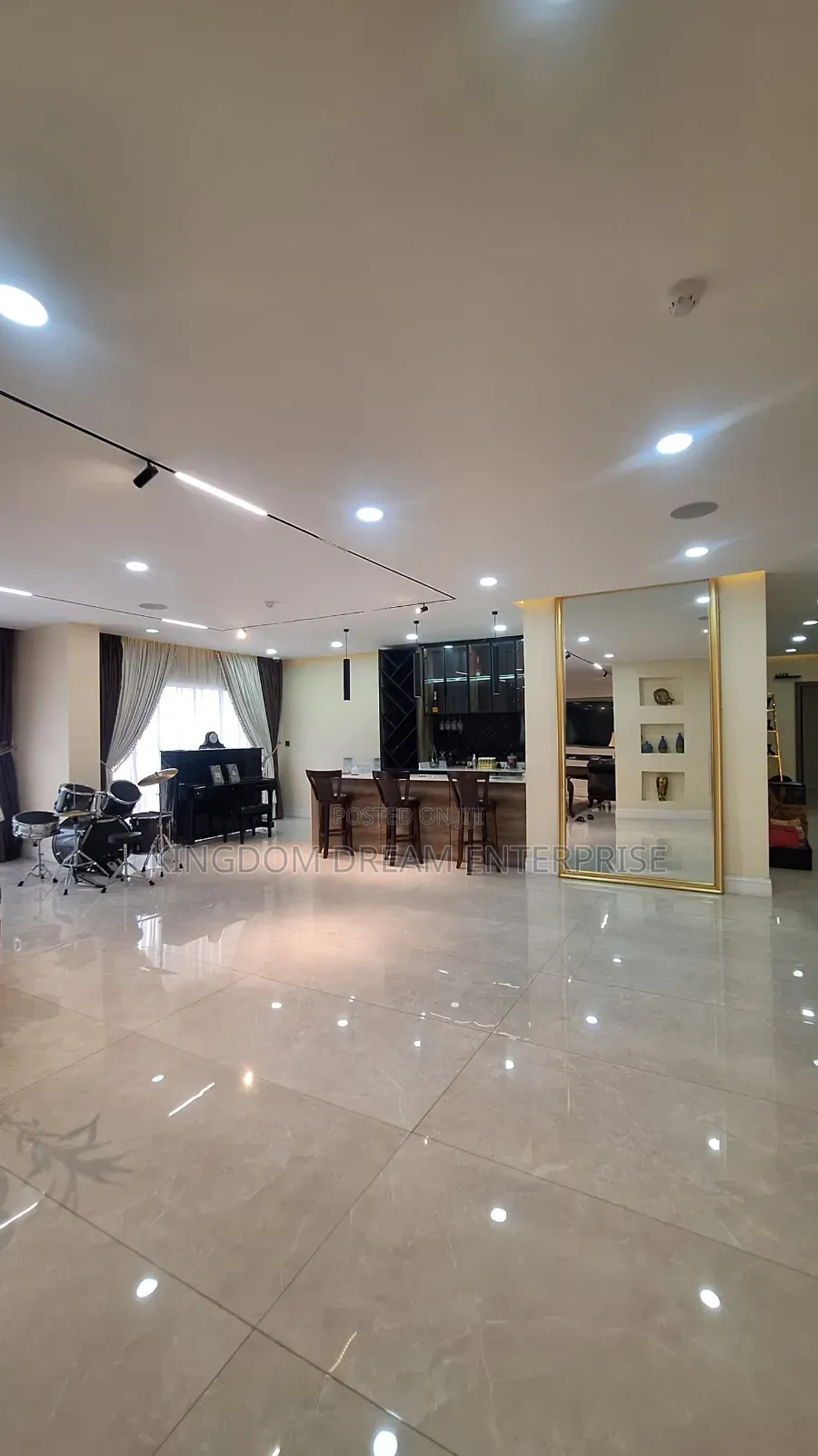 4bdrm Penthouse in Banana Island Ikoyi for sale in Banana Island