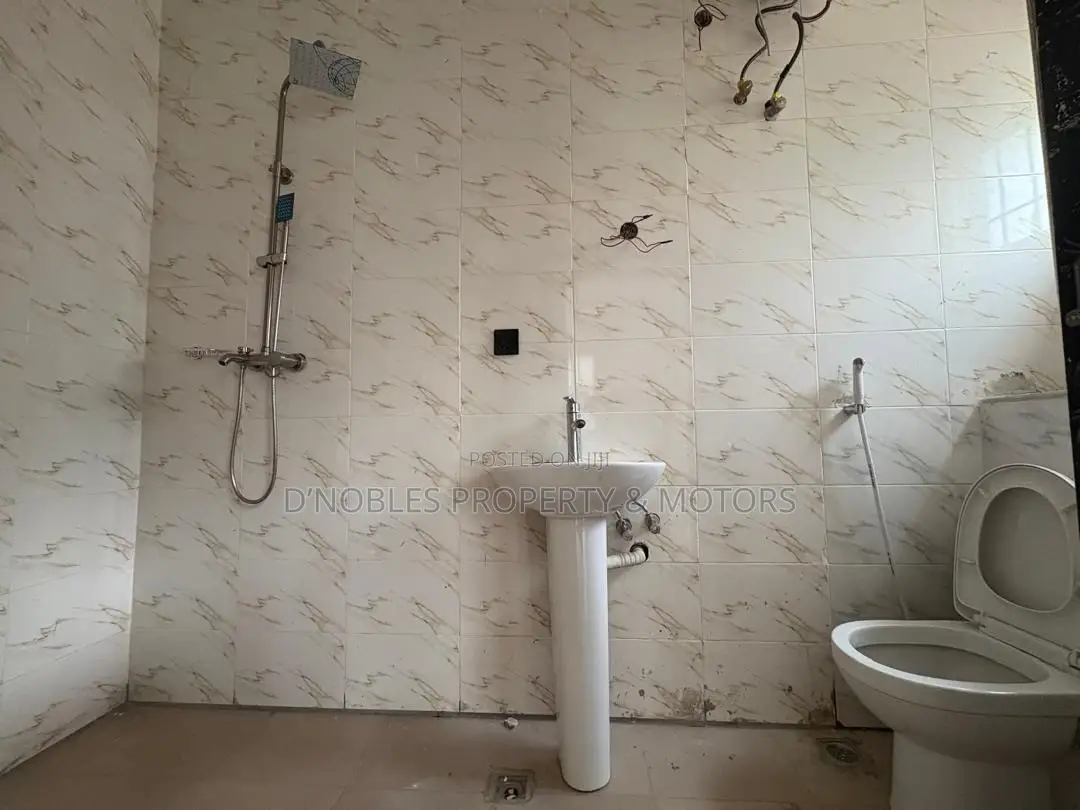 3bdrm Block of Flats in Idu for rent in Idu