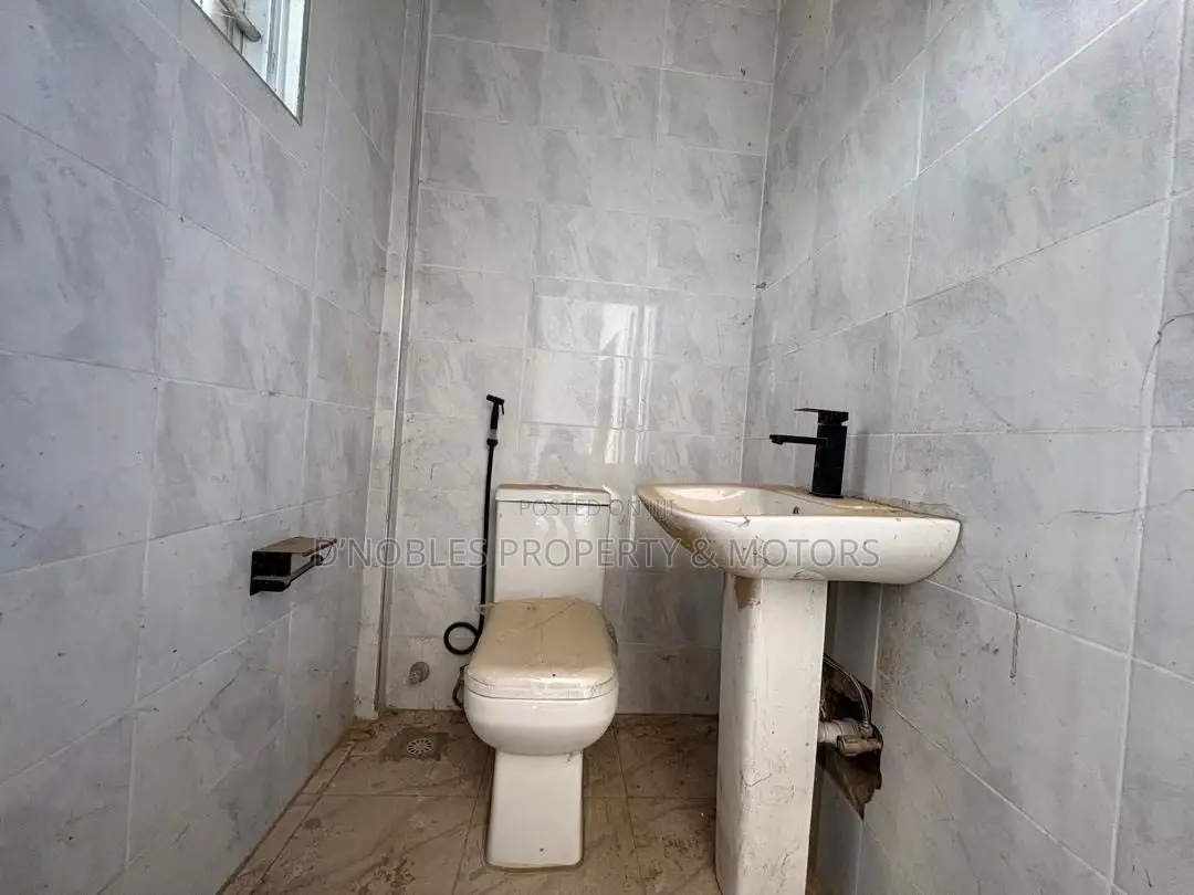 3bdrm Block of Flats in Idu for rent in Idu