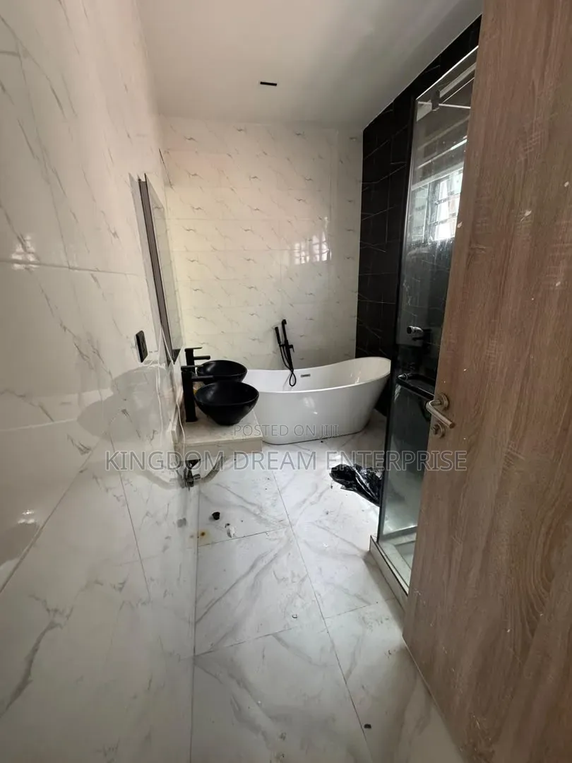 4bdrm Duplex in Orchid Road Lekki for rent in Lekki Expressway