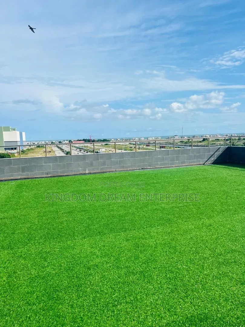 Commercial SPACE for Lounge, Sky Bar,20M × 2 Years 200sqm
Jakande in Jakande