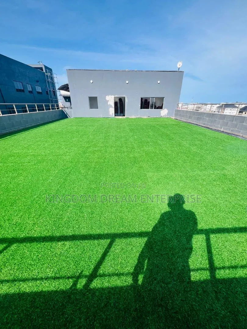 Commercial SPACE for Lounge, Sky Bar,20M × 2 Years 200sqm
Jakande in Jakande