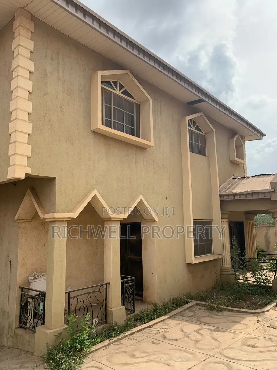 5bdrm Duplex in Oluyole Estate for sale in Oluyole Estate