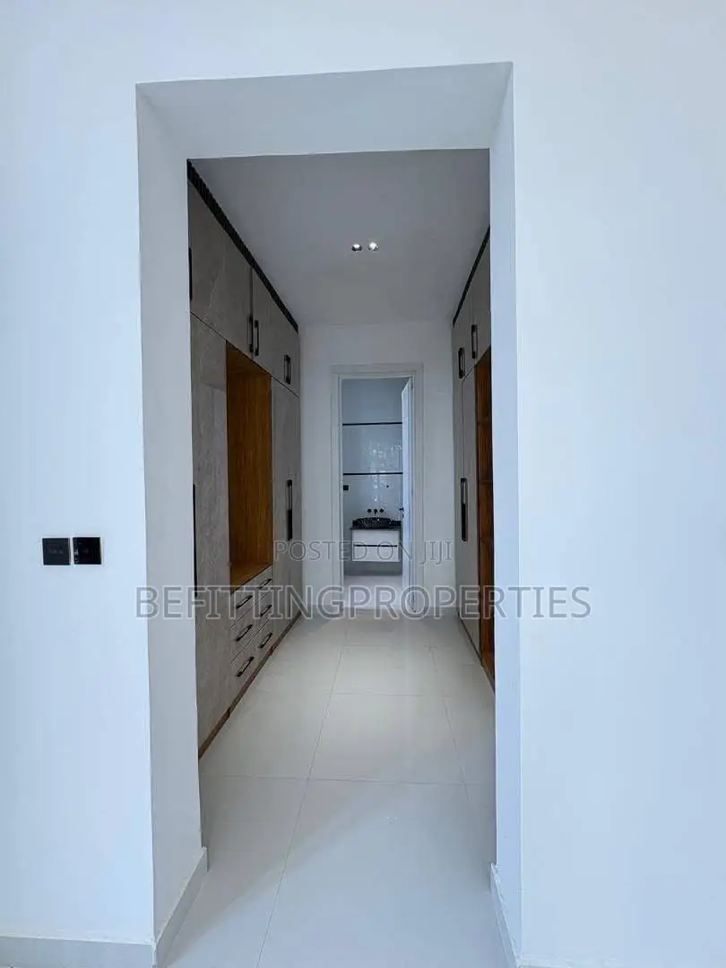 6bdrm Mansion in Lekki for sale in Lekki