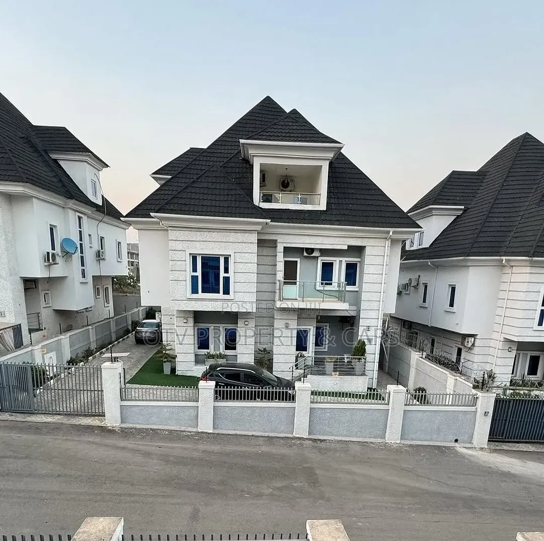 5bdrm Duplex in Guzape District for sale in Guzape District