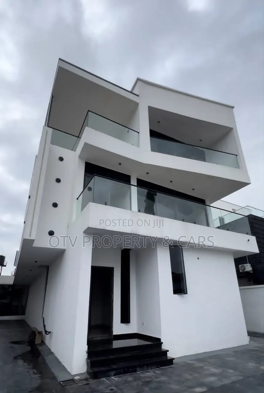 5bdrm Duplex in Lekki Phase 1 for sale in Lekki Phase 1