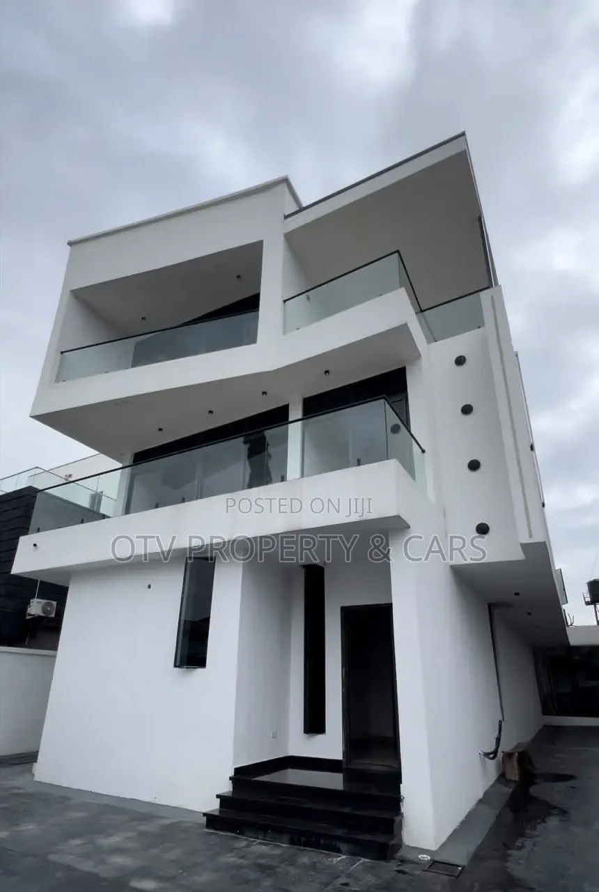 5bdrm Duplex in Lekki Phase 1 for sale in Lekki Phase 1