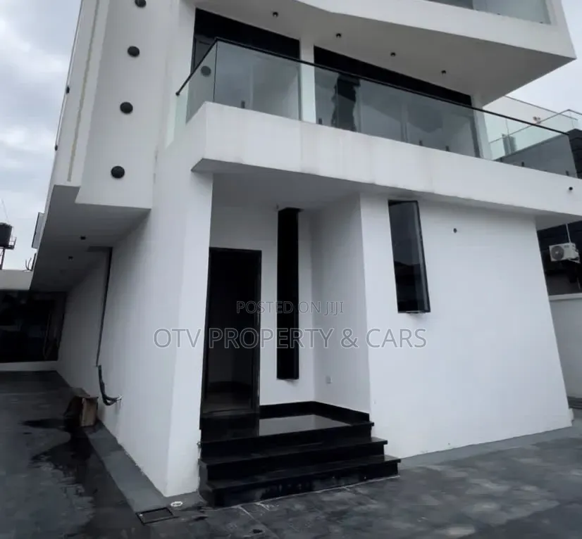5bdrm Duplex in Lekki Phase 1 for sale in Lekki Phase 1