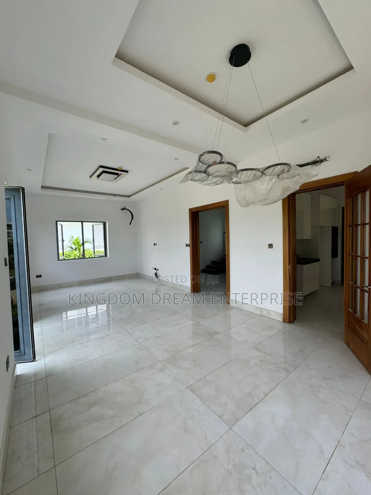 4bdrm Penthouse in Cowrie Creek Estate for rent in Ikate