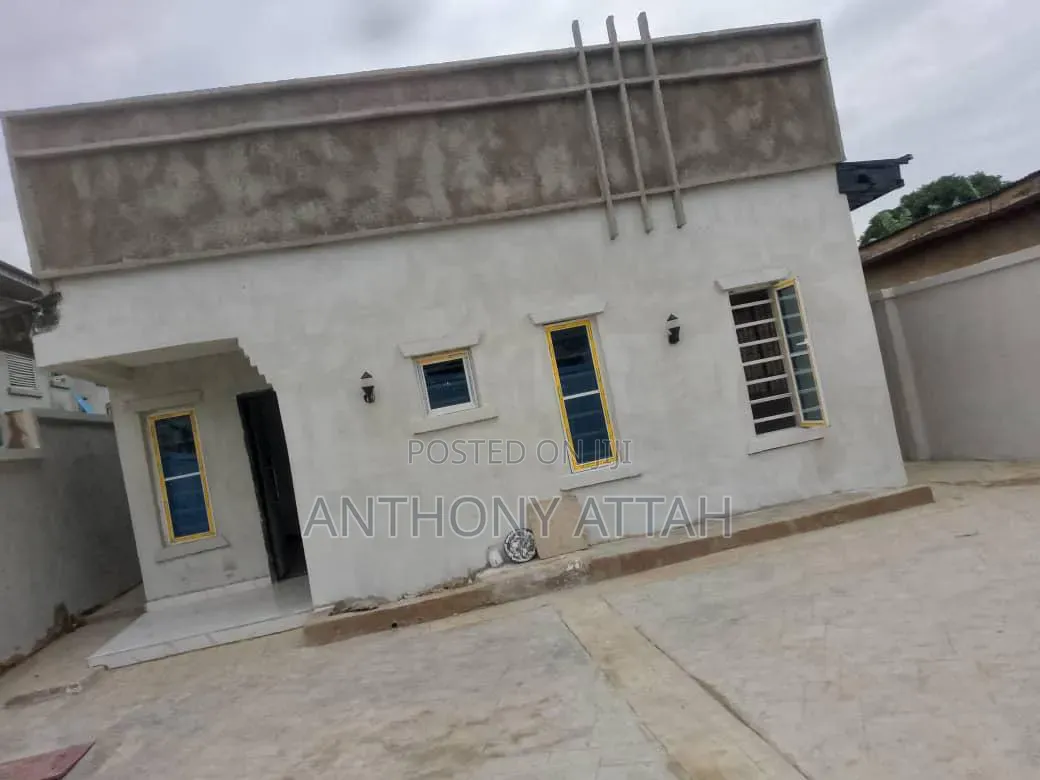 Furnished 8bdrm Bungalow in Governor Road, Pen Cinema for sale in Pen Cinema