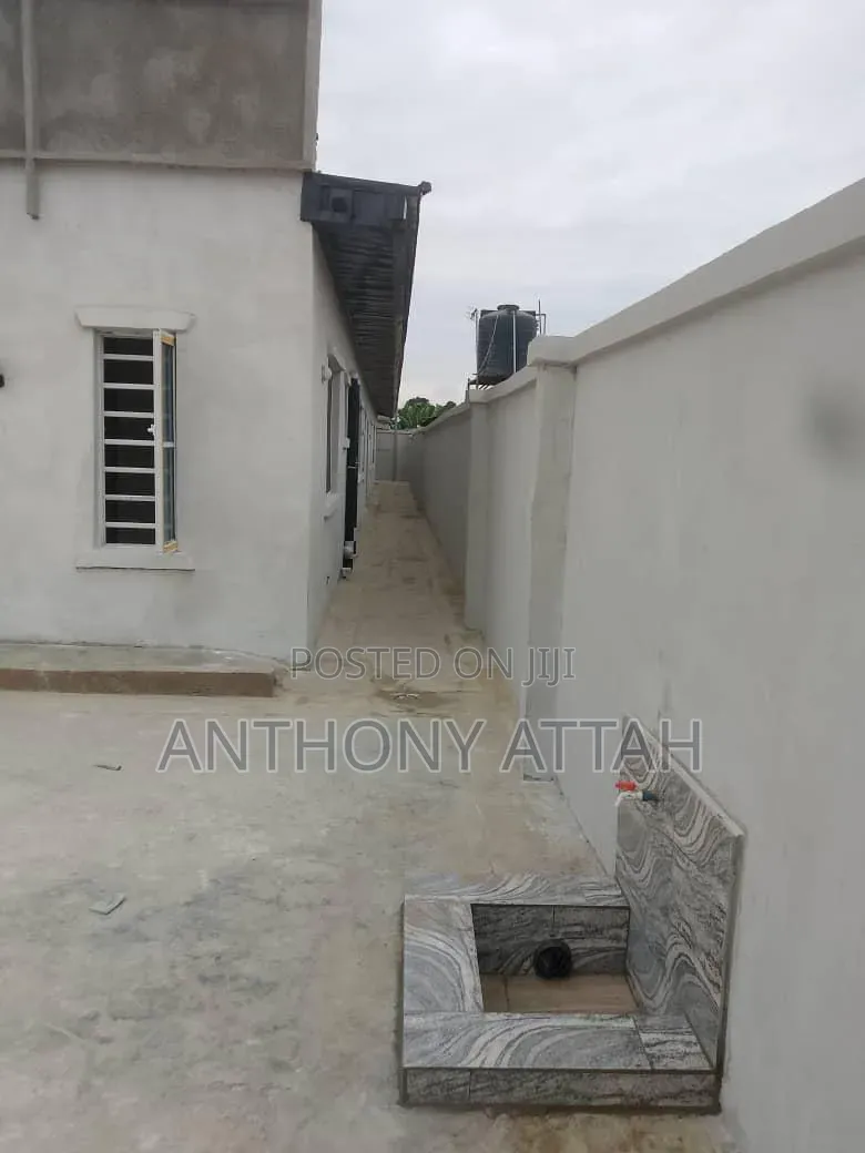 Furnished 8bdrm Bungalow in Governor Road, Pen Cinema for sale in Pen Cinema