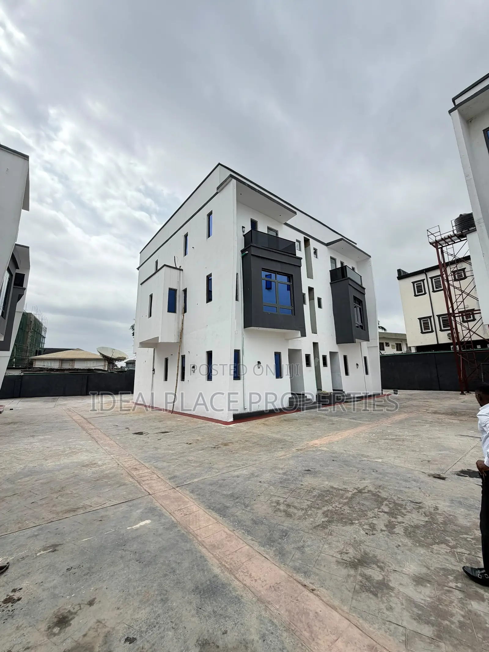 4bdrm Duplex in Lekki Phase 1 for sale in Lekki Phase 1