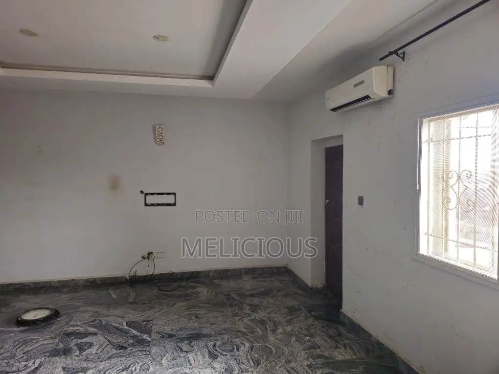 3bdrm Block of Flats in Private, Jahi for rent in Jahi