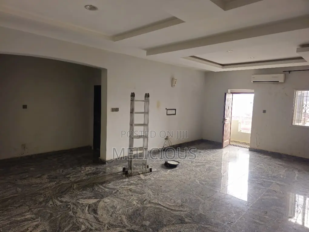3bdrm Block of Flats in Private, Jahi for rent in Jahi