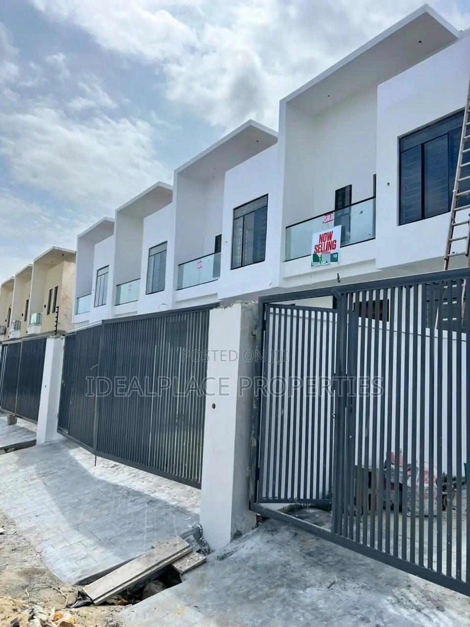 4bdrm Townhouse/Terrace in Ikota for sale in Ikota
