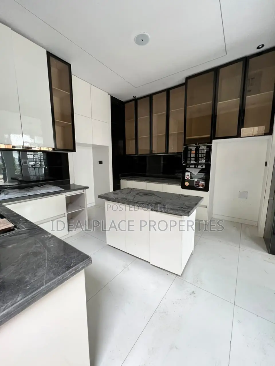 4bdrm Duplex in Ikota for sale in Ikota