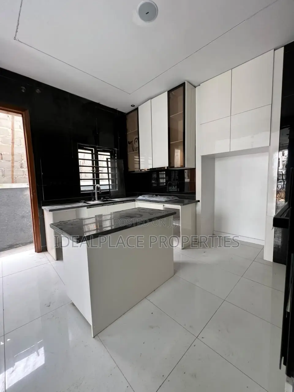 4bdrm Duplex in Ikota for sale in Ikota