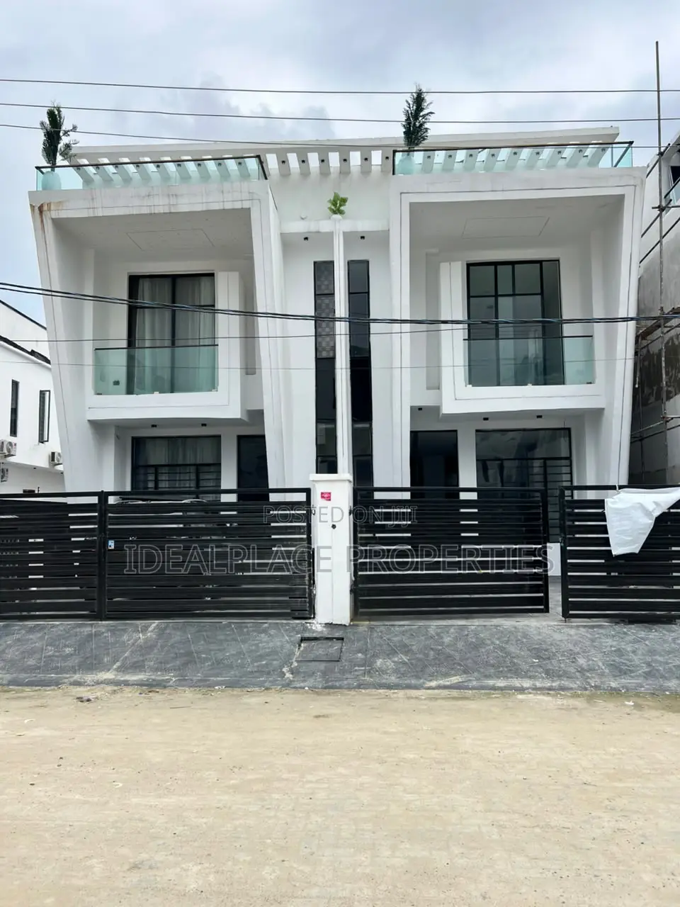 4bdrm Duplex in Ikota for sale in Ikota