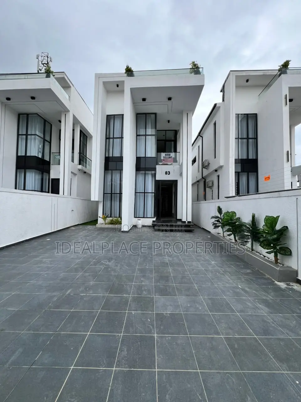 5bdrm Duplex in Ikota for sale in Ikota